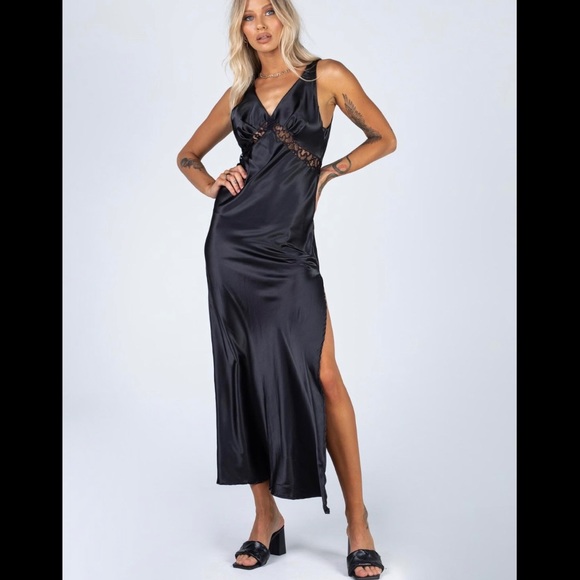 lioness dakota maxi dress